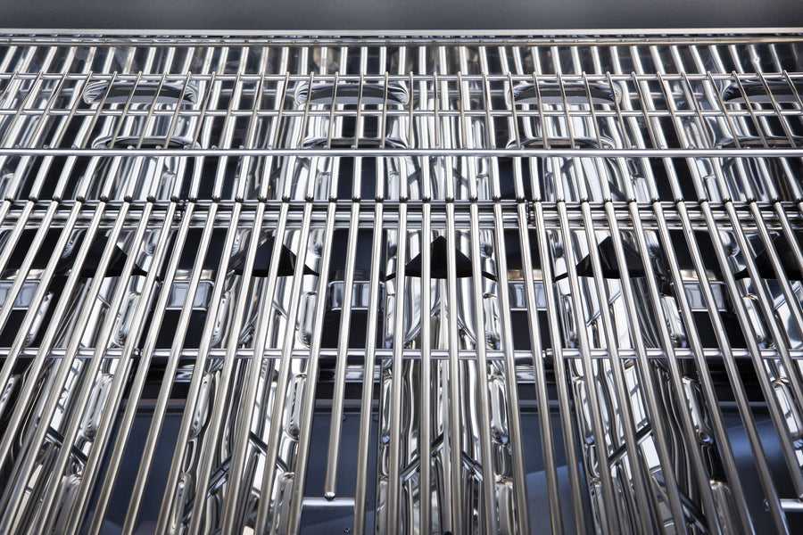Cleaning the Cooking Grates of a Gas Grill
