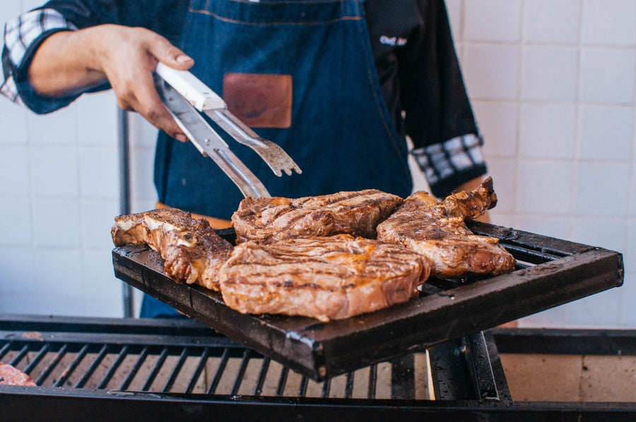 Top 4 Tips on How to Use a Rub Before Grilling Meat