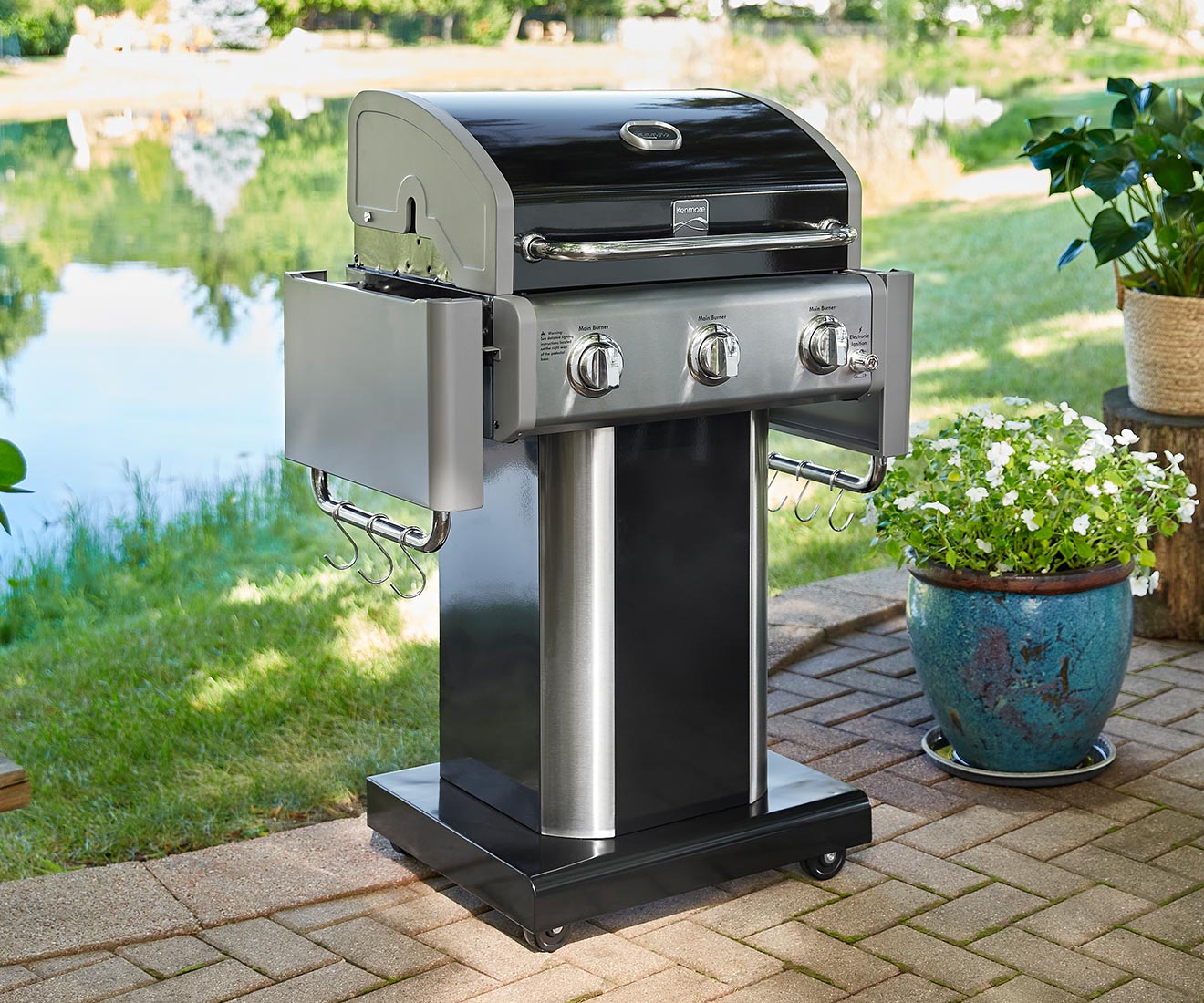 Kenmore 3-Burner Gas Grill in Black Pedestal Style PG-4030400LD with Foldable Side Shelves for Easy Compact Storage